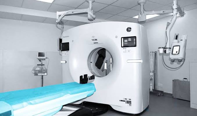 Scanner reconditionné installé en salle d’examen